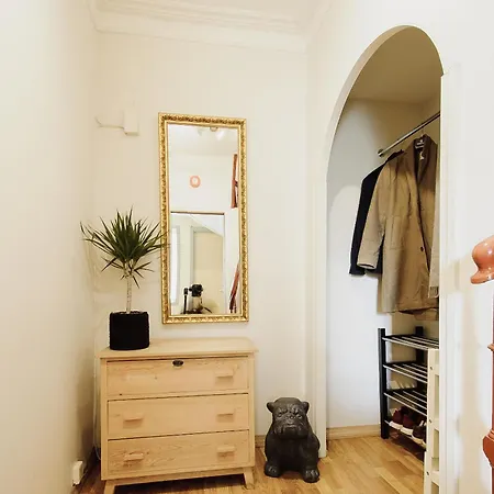 The View - Big In Center Bergen