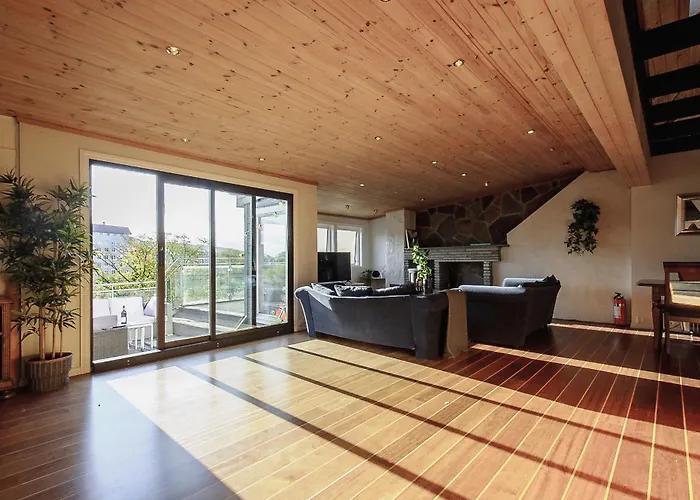 The View - Big In Center * Μπέργκεν