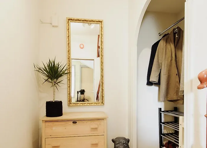 The View - Big In Center Bergen